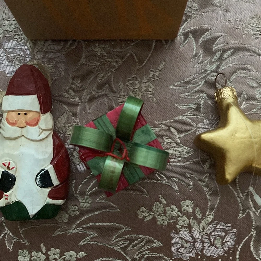 NEW 3 wooden Xmas ornaments in original box Santa, gift & star